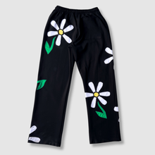 Load image into Gallery viewer, 'all over daisies' sweatpants