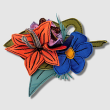 Load image into Gallery viewer, the floral brooch 1/1
