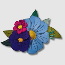 Load image into Gallery viewer, the floral brooch 1/1
