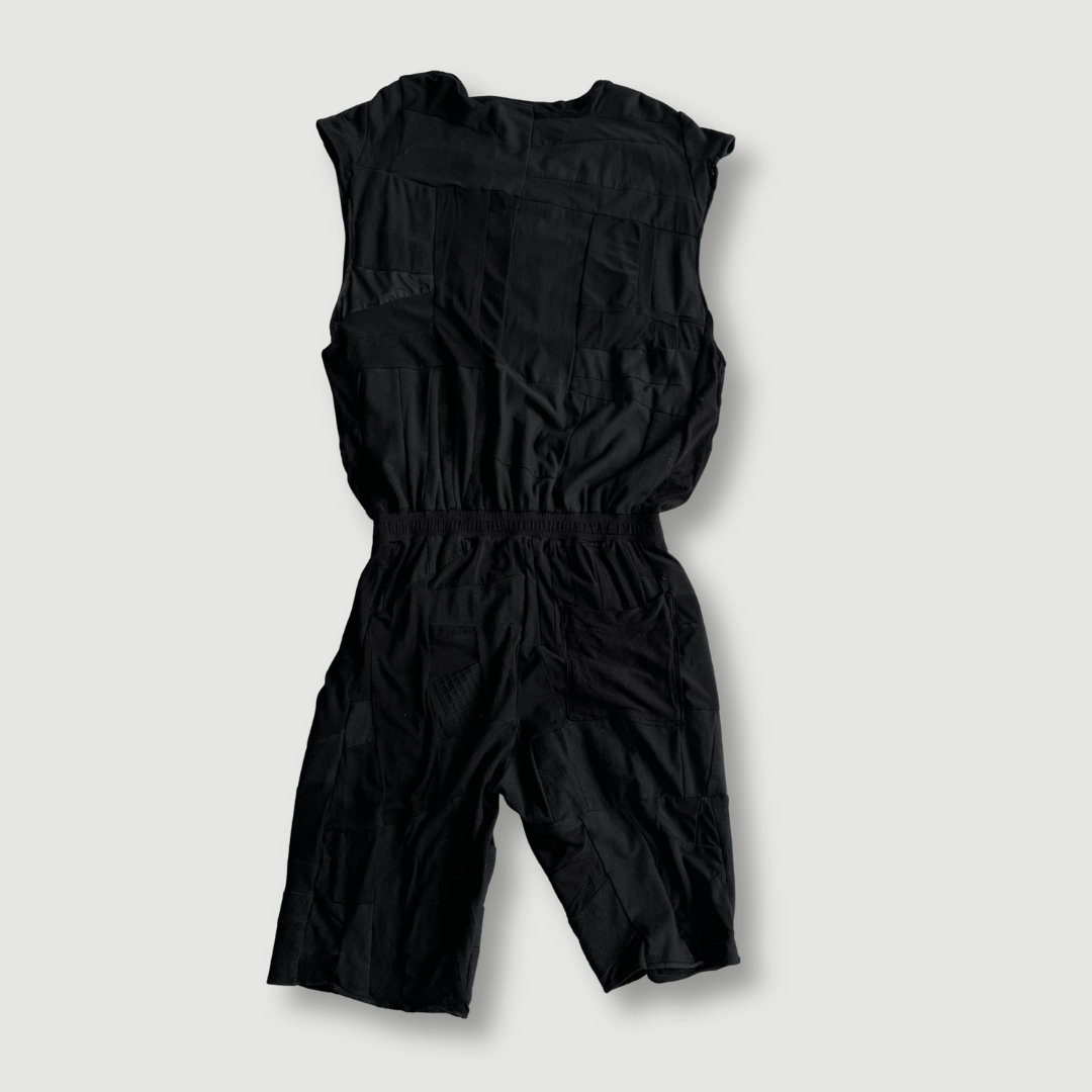 size medium - preloved - black "all-over reroll" romper
