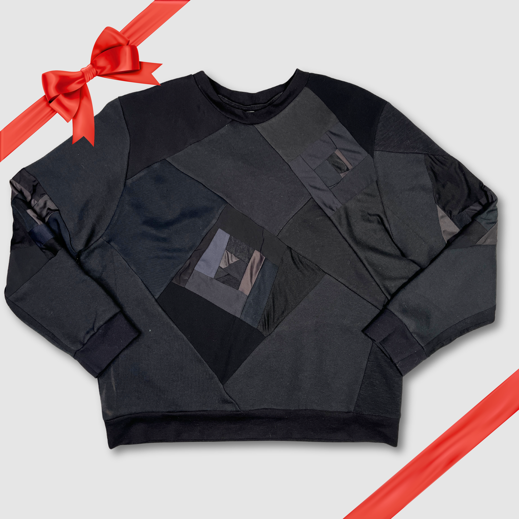 in-stock holiday - SIZE: 3XL - black 'all-over reroll' sweatshirt