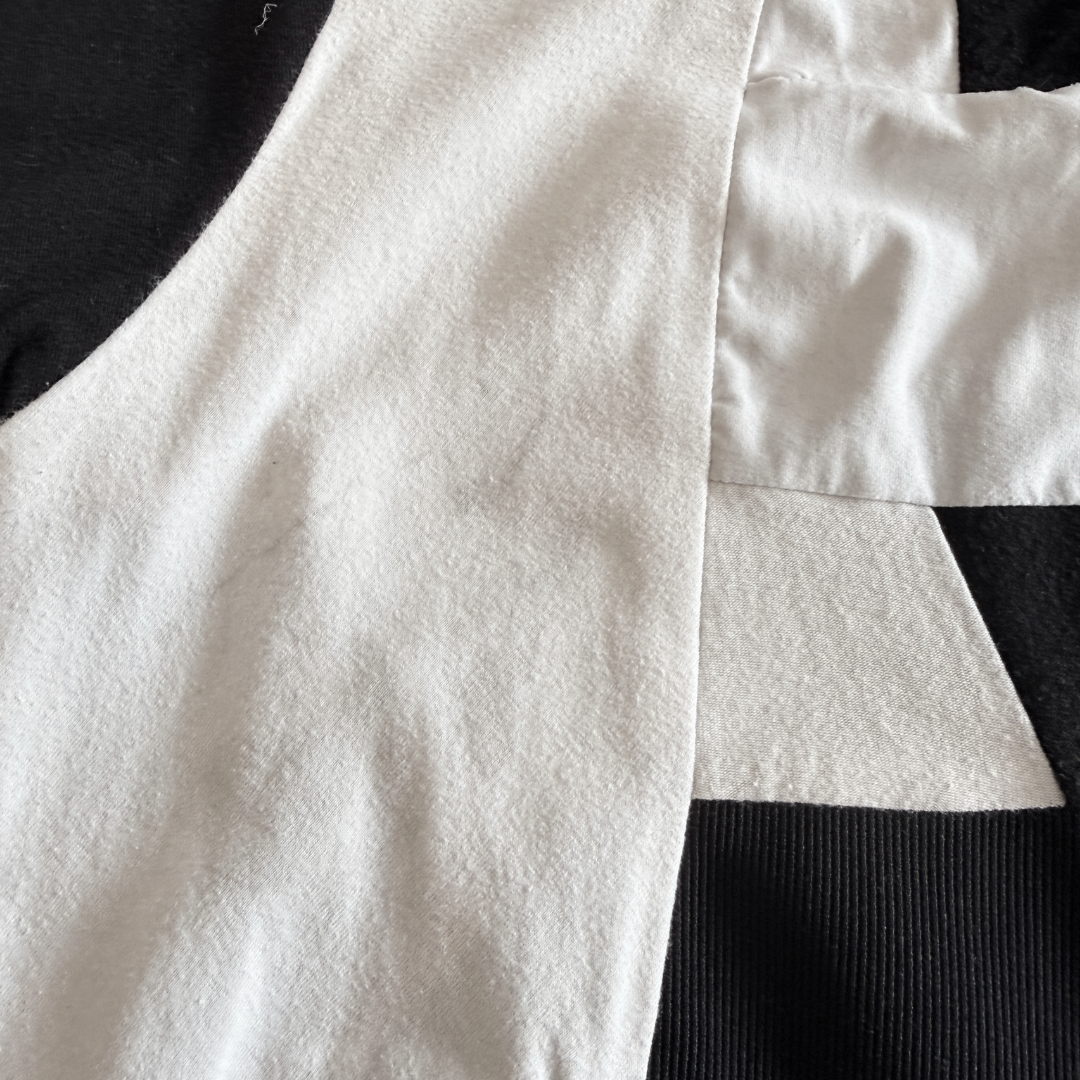 size large - preloved - black + white short sleeve tee