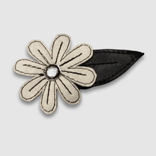 Load image into Gallery viewer, &#39;black tie daisy&#39; leather brooch (white)
