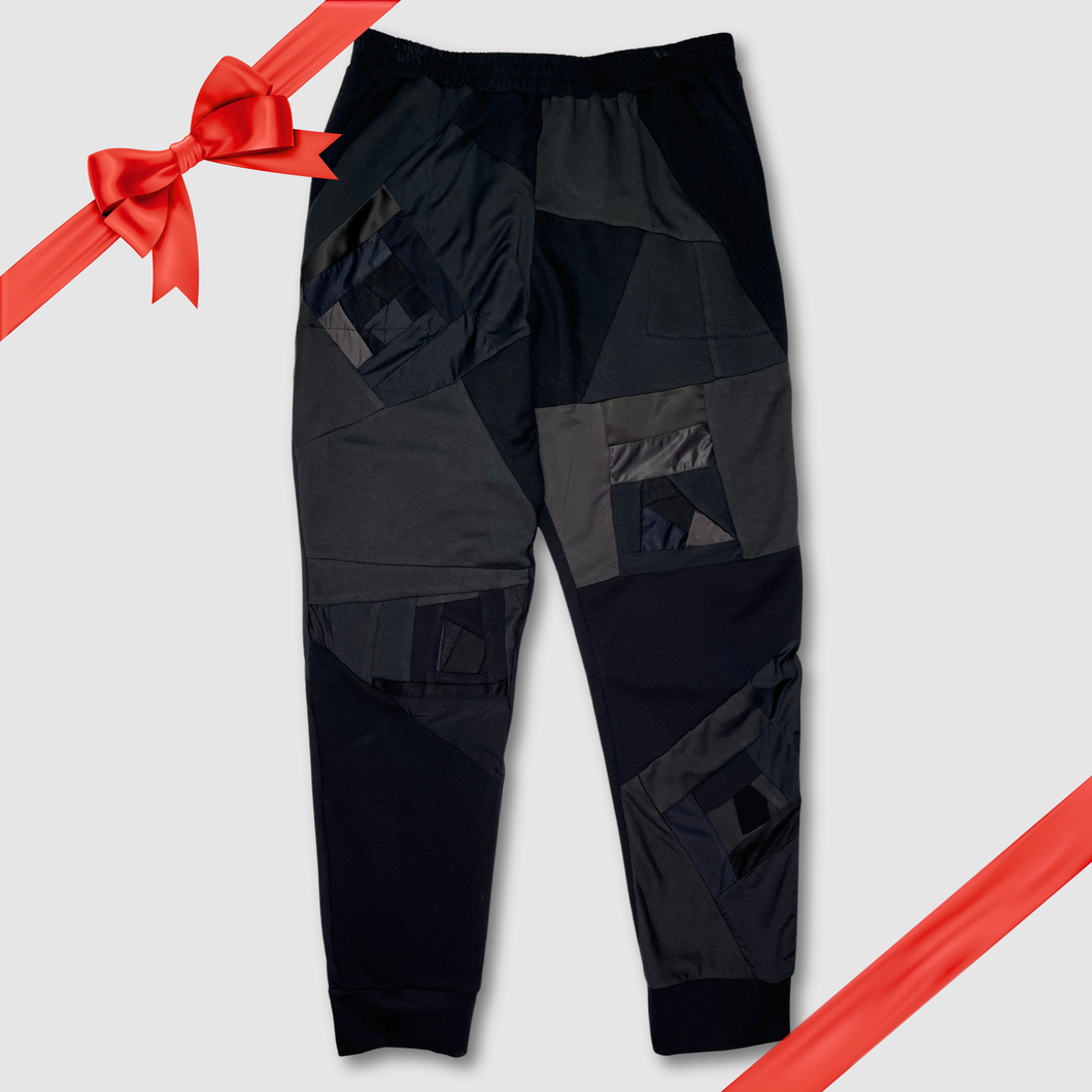 in-stock holiday - SIZE: 2XL - black 'all-over reroll' jogger