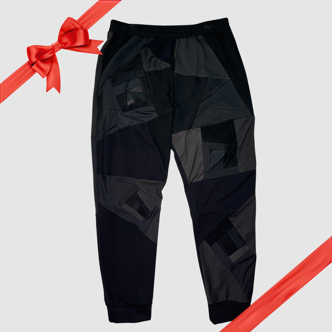 in-stock holiday - SIZE: 3XL - black 'all-over reroll' jogger