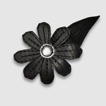 Load image into Gallery viewer, &#39;black tie daisy&#39; leather brooch (black)
