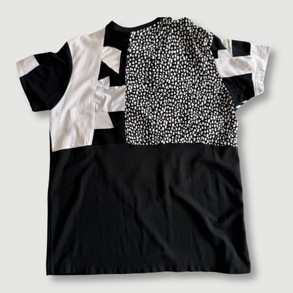 size large - preloved - black + white short sleeve tee