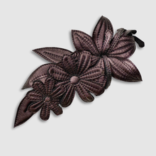 Load image into Gallery viewer, &#39;metallic blooms&#39; leather brooch (copper)
