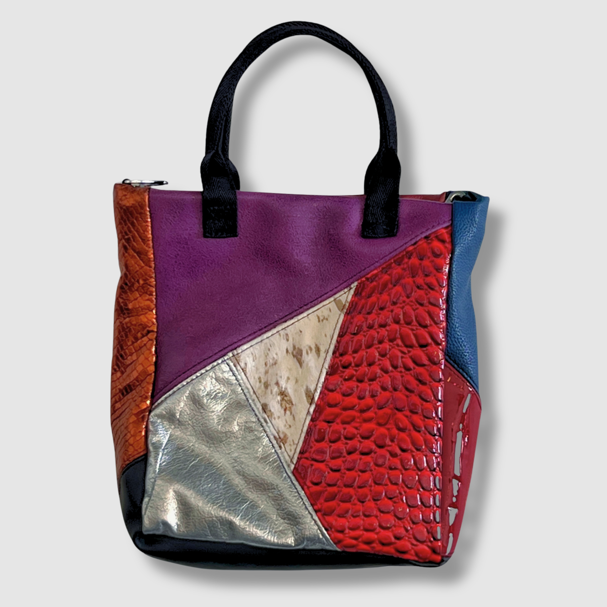 size small - sample sale - the little cutie bag (leather)