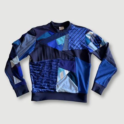 size medium - preloved - blue "all-over reroll" sweatshirt