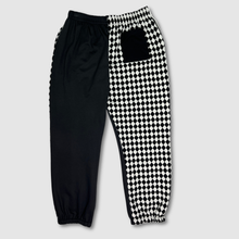 Load image into Gallery viewer, in-stock holiday - SIZE: 2XL/3XL - black + white &#39;color block&#39; joggers
