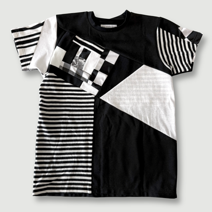 size medium - sample sale - black + white tee shirt