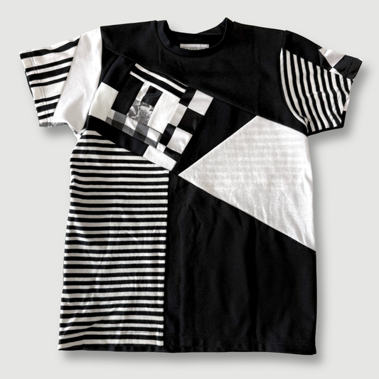 size medium - sample sale - black + white tee shirt