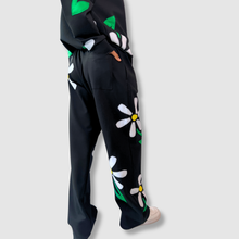 Load image into Gallery viewer, &#39;all over daisies&#39; sweatpants *NEW RELEASE*
