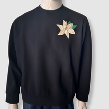 Load image into Gallery viewer, &#39;holiday floral&#39; leather brooch (white)
