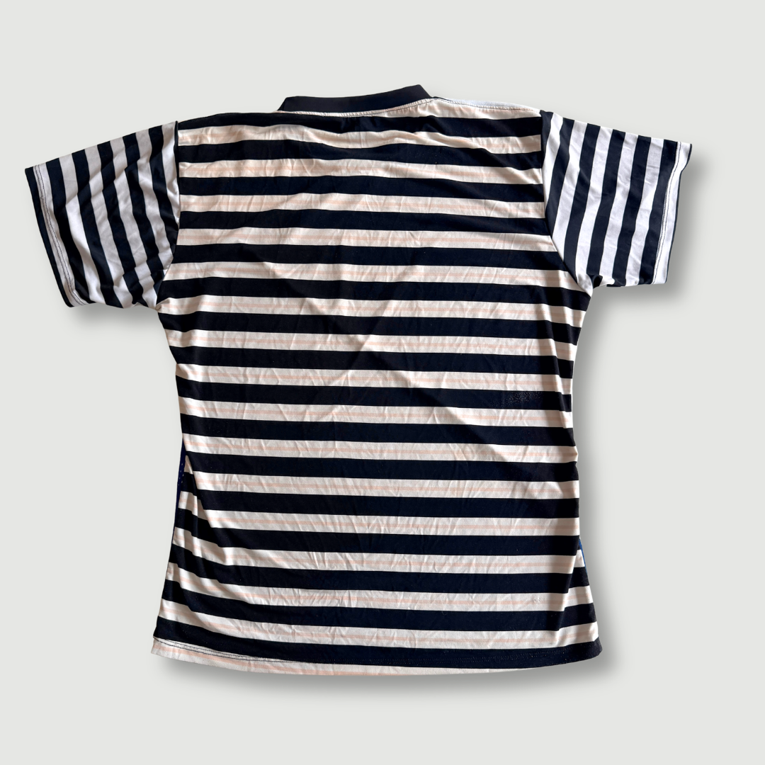 size medium - preloved - mixed fitted tee