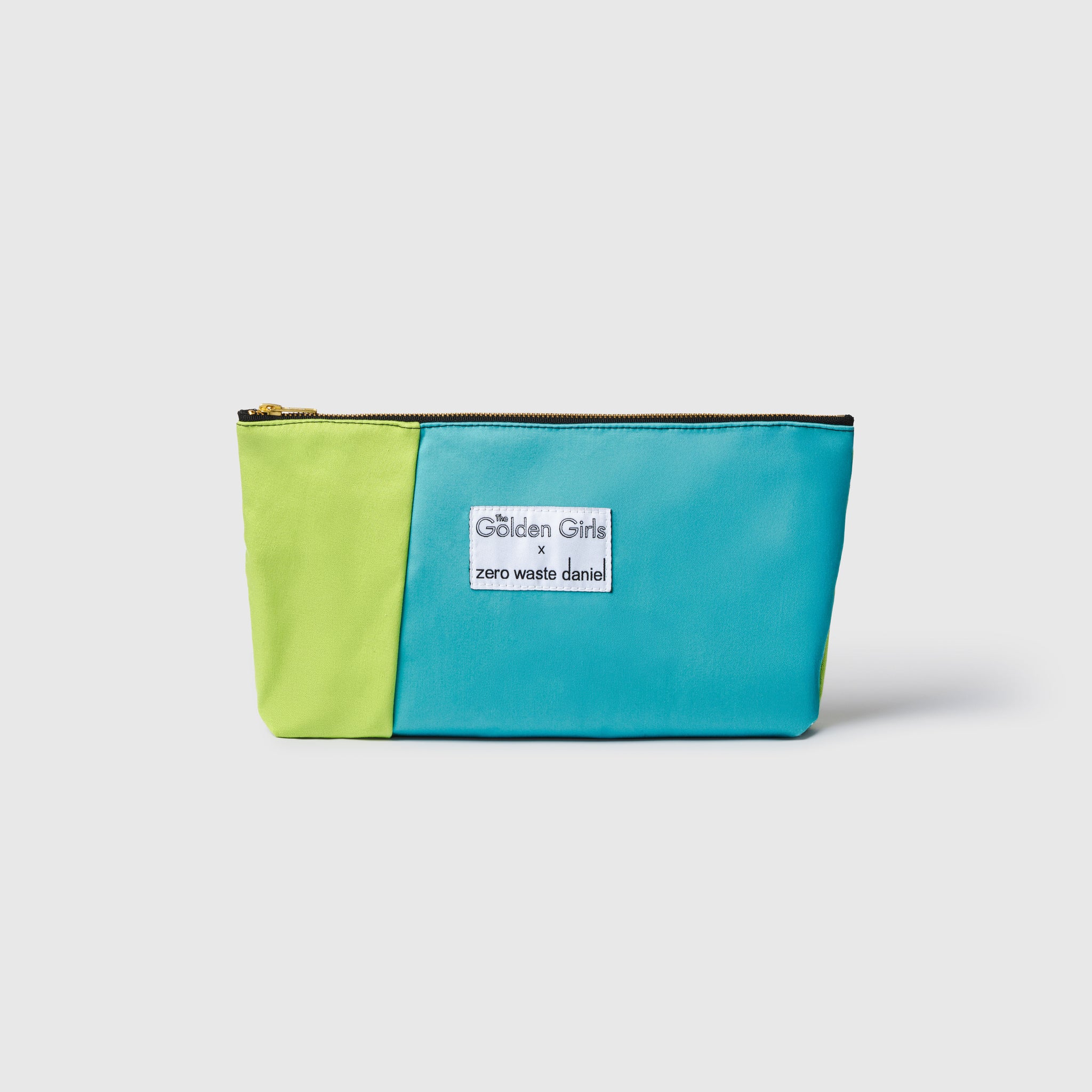 WEST. 　B賞　BIG LOVE POUCH Valentines Heart Perf Flat Key Pouch