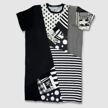 Load image into Gallery viewer, preloved - SIZE: XL - black + white &#39;all-over reroll&#39; long tee
