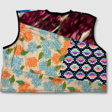 Load image into Gallery viewer, preloved - SIZE: 2XL - mixed print &#39;all-over reroll&#39; crop top
