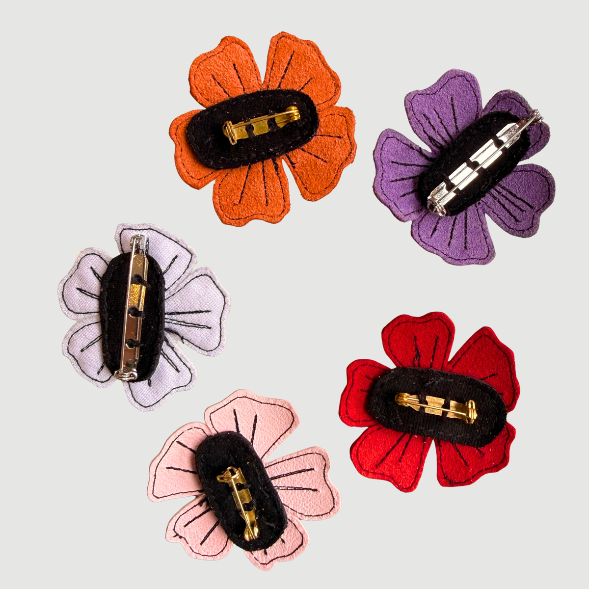 the mini flower brooch (single)