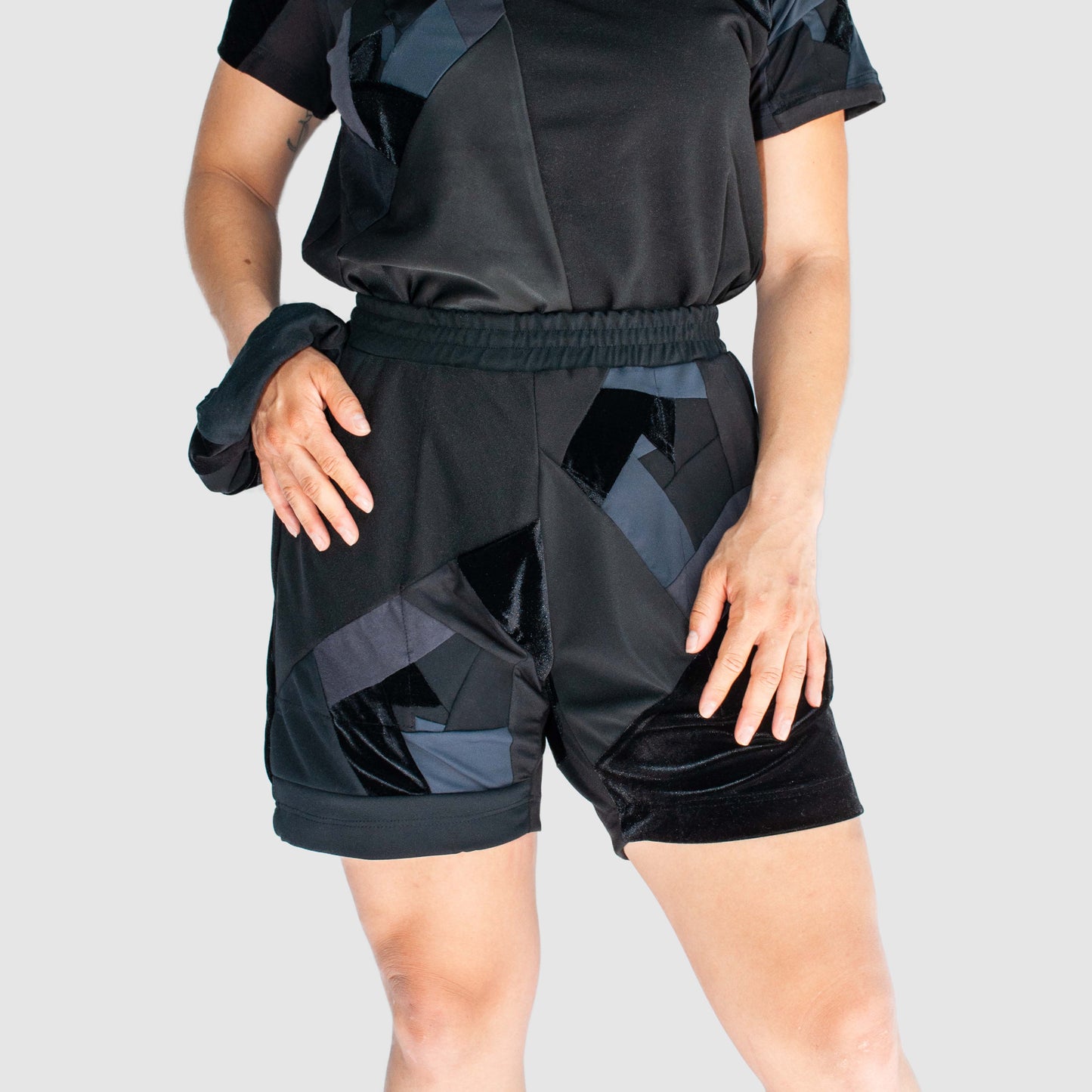 black 'all-over reroll' bundle (tee shirt + short)
